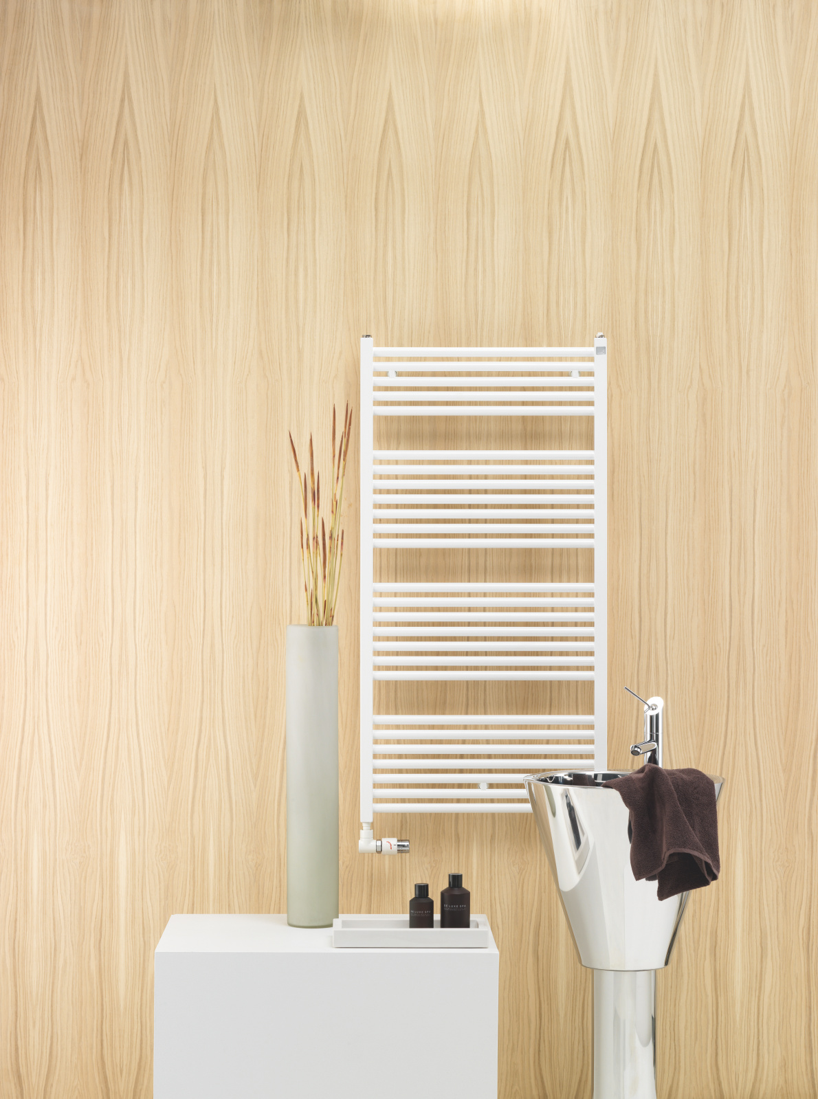 Rendering Zehnder Zeno Decorative radiator Front view