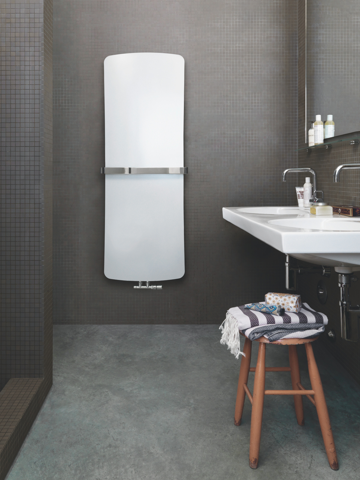 Rendering Zehnder Folio Belt Decorative radiator 