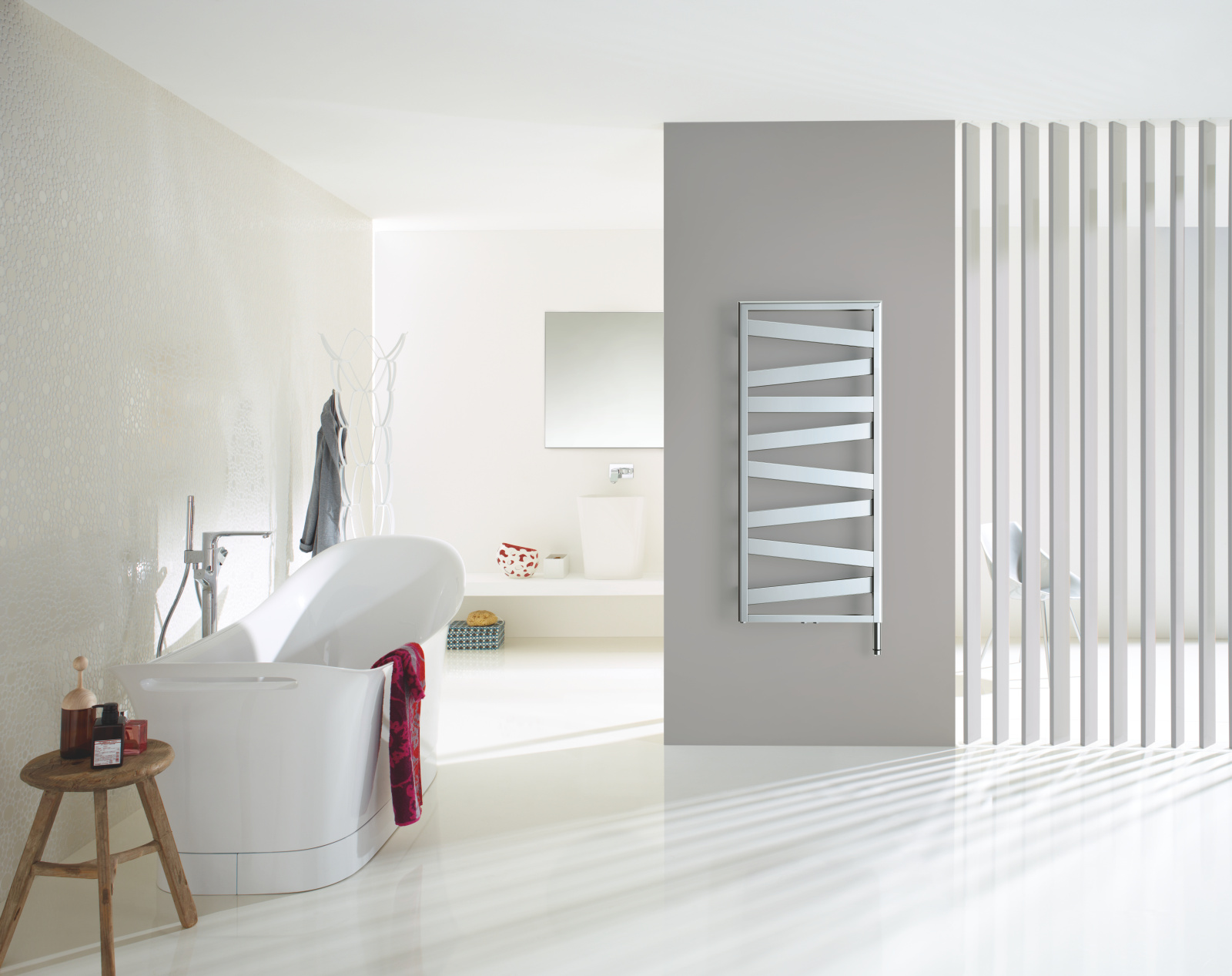 Rendering Zehnder Ribbon Decorative radiator Front view